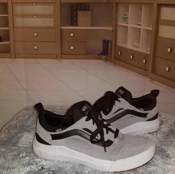 Vans Shoes - UNISEX VANS ULTRARANGE GRAY AND BLACK